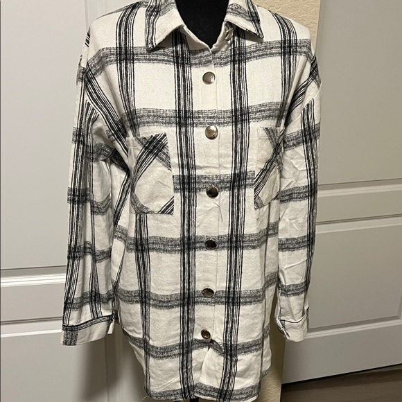 Tops - Plaid Button-Up Shirt Jacket